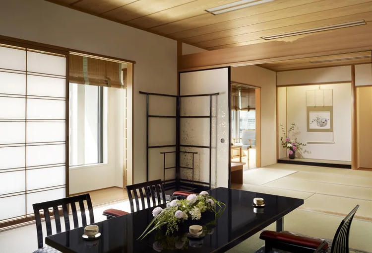 Top 5 Luxury Osaka Hotels That Offer the Stay of a Lifetime